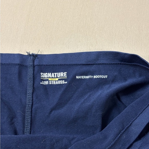 NWT Signature by Levi Strauss Women's Maternity Bootcut Jeans in Blue Size XL - Picture 5 of 10
